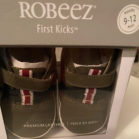 Robeez First Kicks - Picture 3 of 3